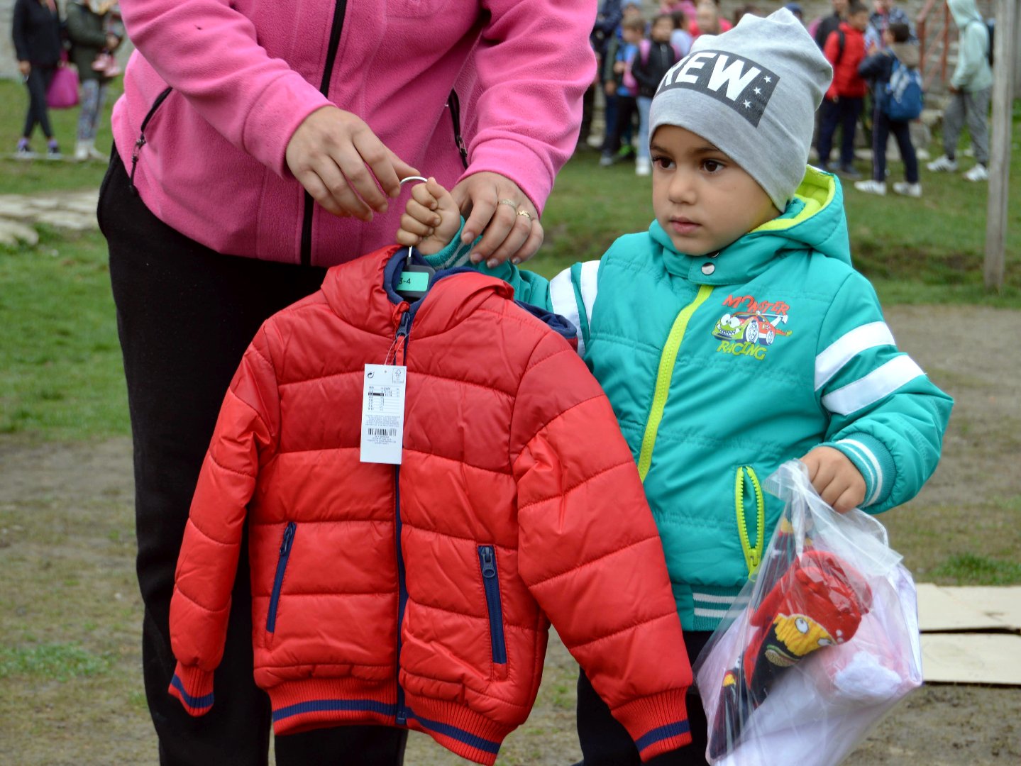 Coats donated to Romanian Roma children